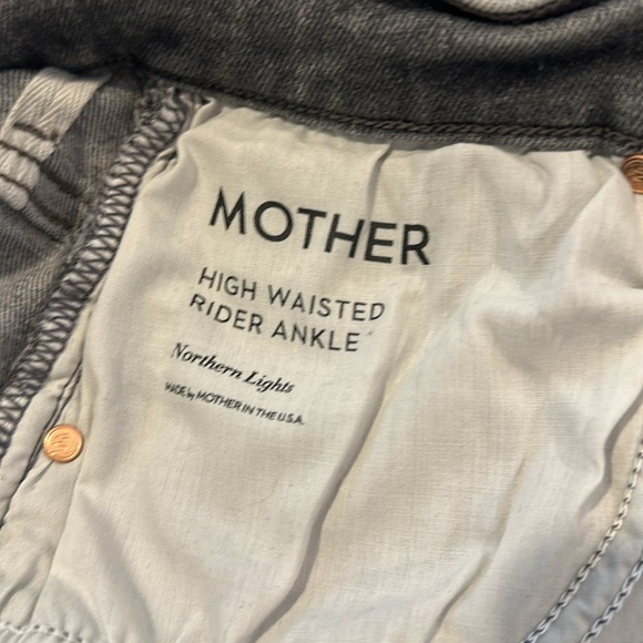 MOTHER 
Rider ~ high rise straig leg 
Grey 
Size 26 - Picture 6 of 11